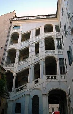 Piazza Farnese